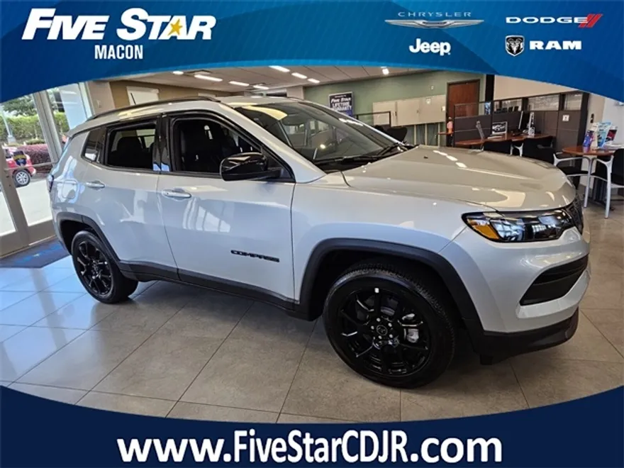 2026 Jeep Compass Latitude photo 1