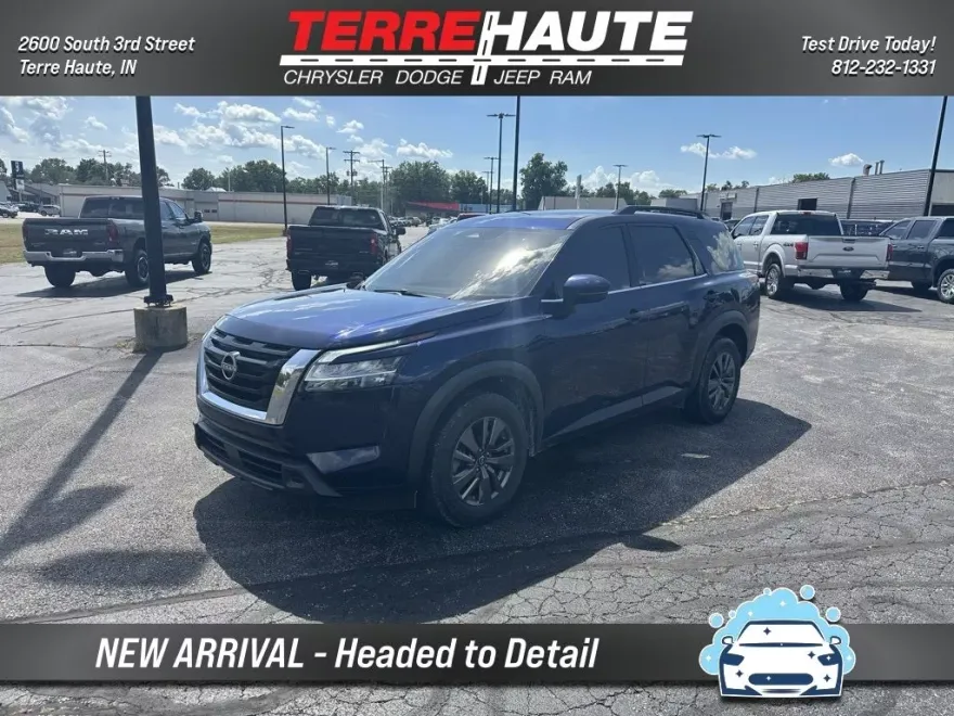 2022 Nissan Pathfinder SV photo 1