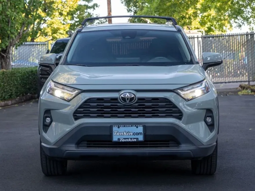 2022 Toyota RAV4 XLE Premium photo 1