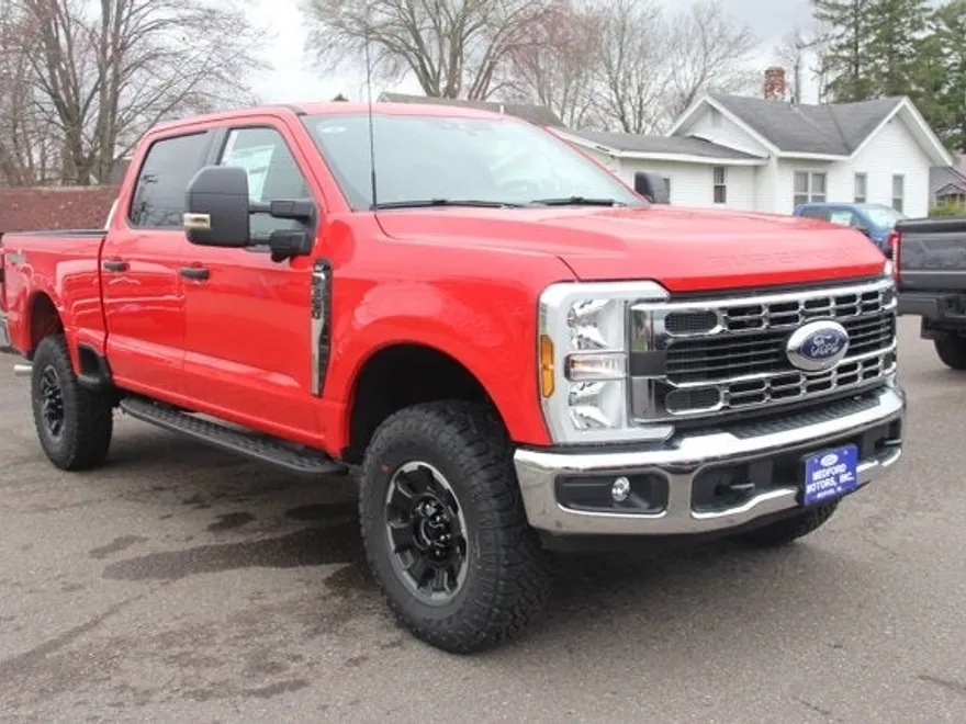 2025 Ford F-350 XLT photo 1