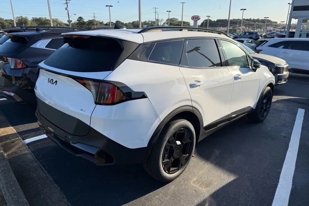 2026 Kia Sportage X-Line photo 1