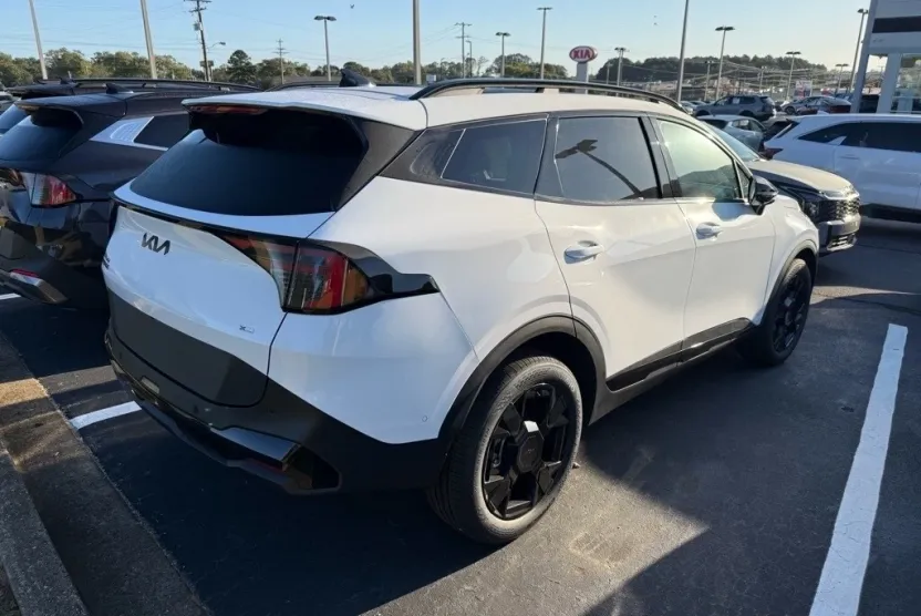 2026 Kia Sportage X-Line photo 1