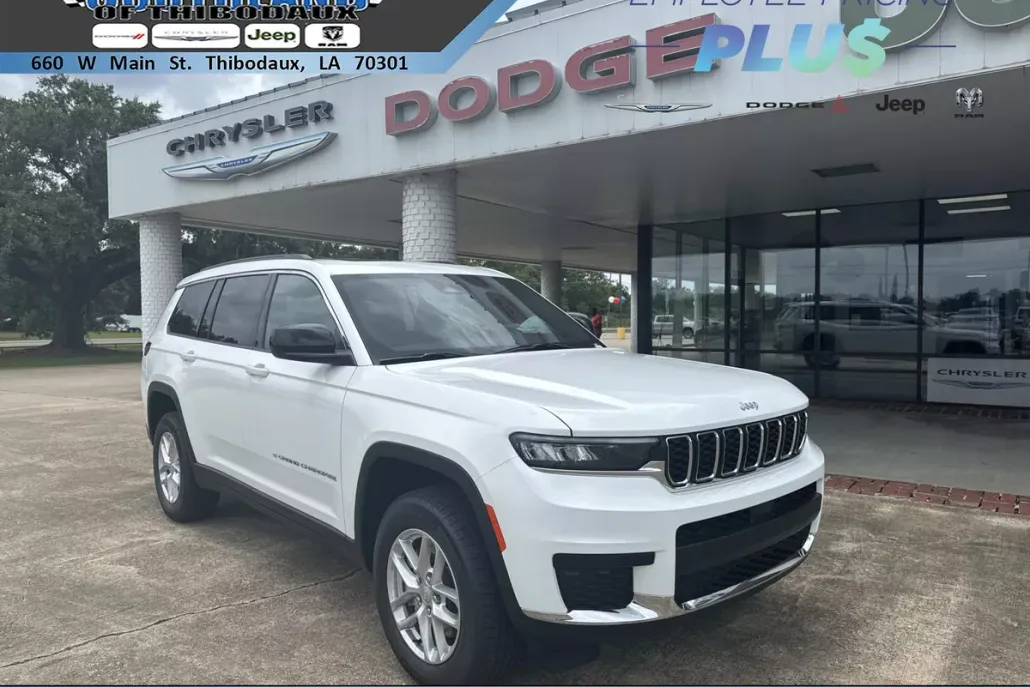 2025 Jeep Cherokee Laredo X photo 1