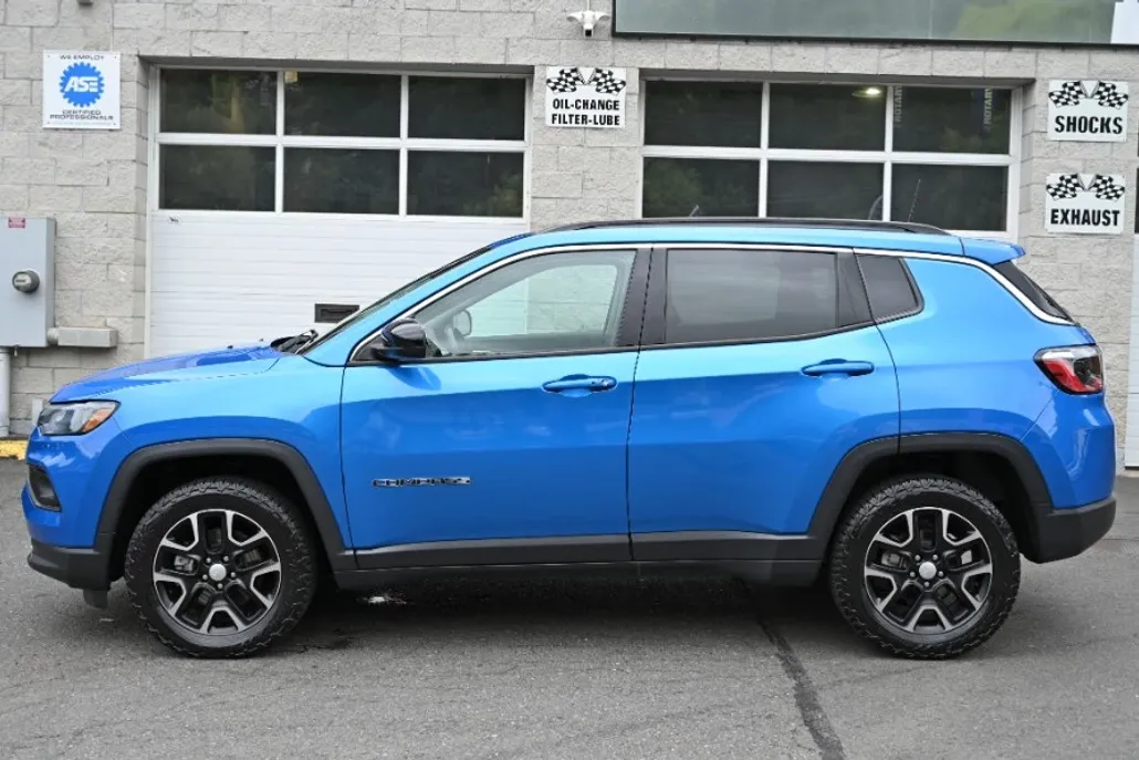 2022 Jeep Compass Latitude photo 1