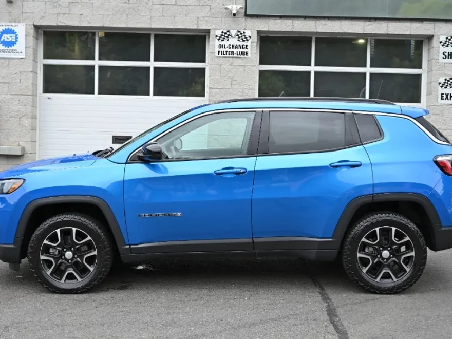 2022 Jeep Compass Latitude photo 1