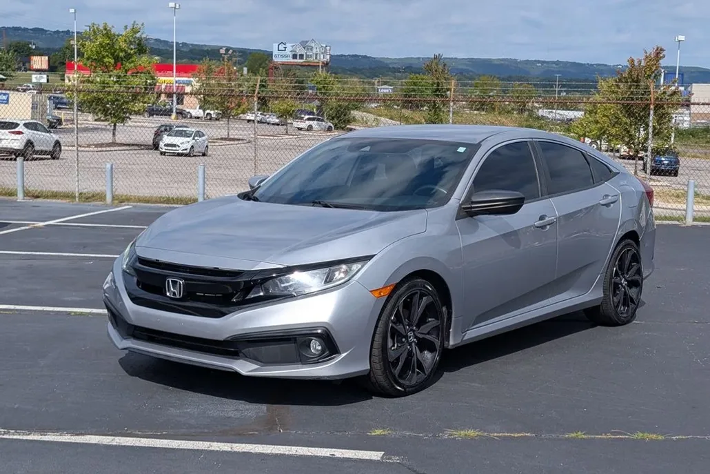 2019 Honda Civic Sport photo 1