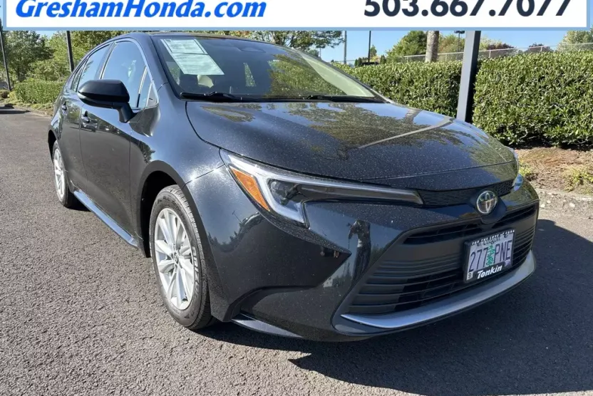 2023 Toyota Corolla Hybrid XLE photo 1