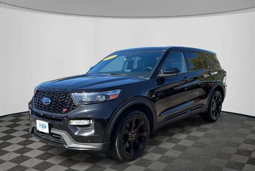 2022 Ford Explorer ST photo 1