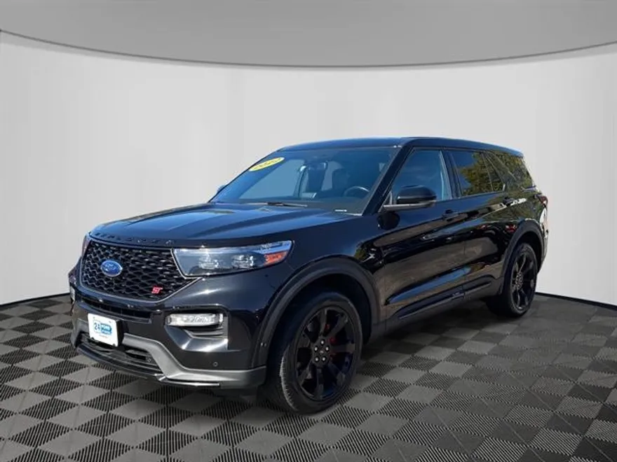 2022 Ford Explorer ST photo 1