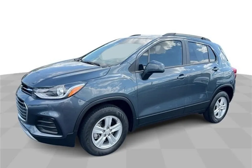 2022 Chevrolet Trax LT photo 1