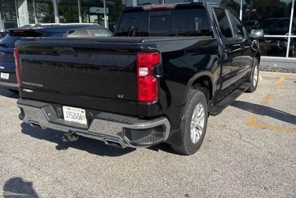 2020 Chevrolet Silverado 1500 LT photo 1