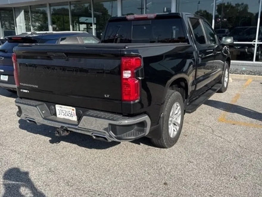 2020 Chevrolet Silverado 1500 LT photo 1