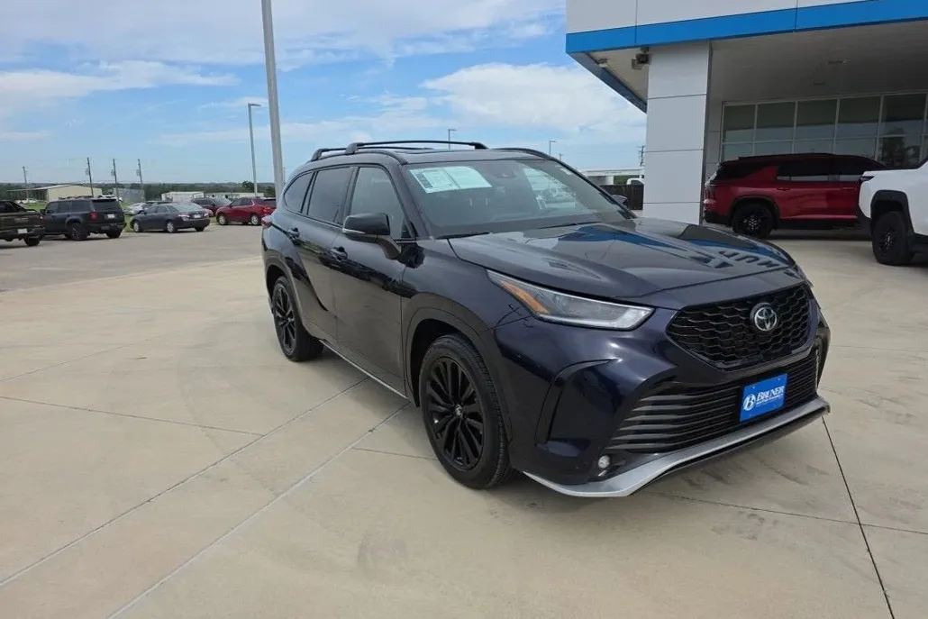 2023 Toyota Highlander XSE photo 1