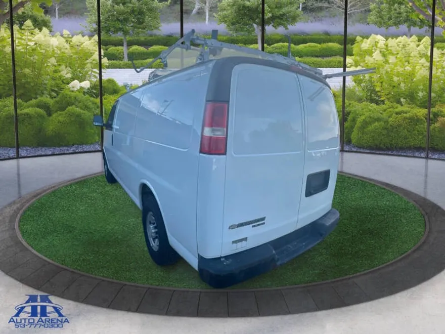 2016 Chevrolet Express 3500 Cargo Van photo 1