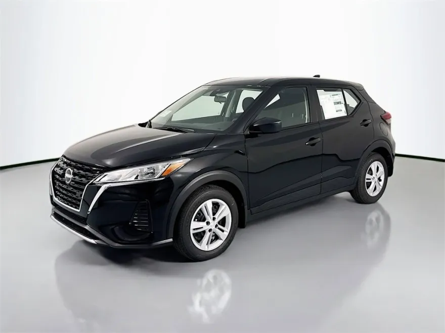 2025 Nissan Kicks Play S photo 1