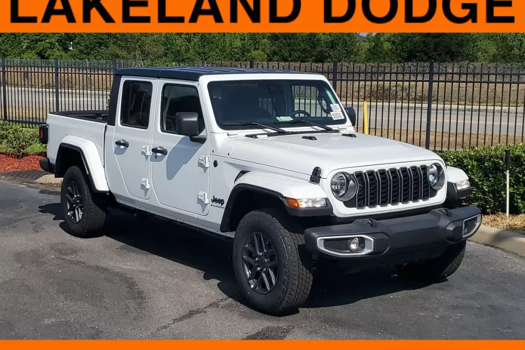 2025 Jeep Gladiator Sport S photo 1