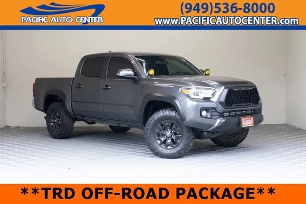 2017 Toyota Tacoma SR5 photo 1