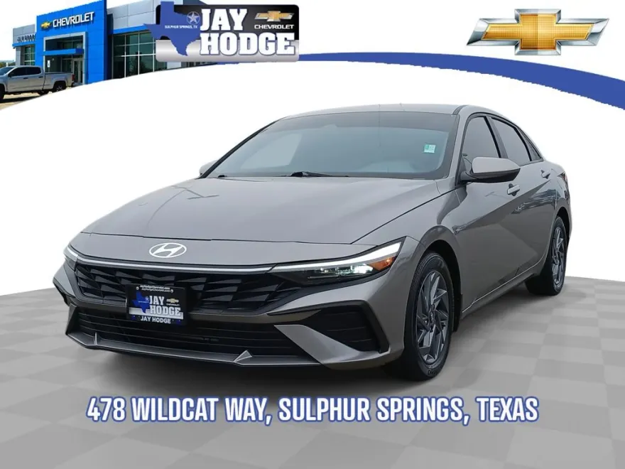 2024 Hyundai Elantra SEL photo 1