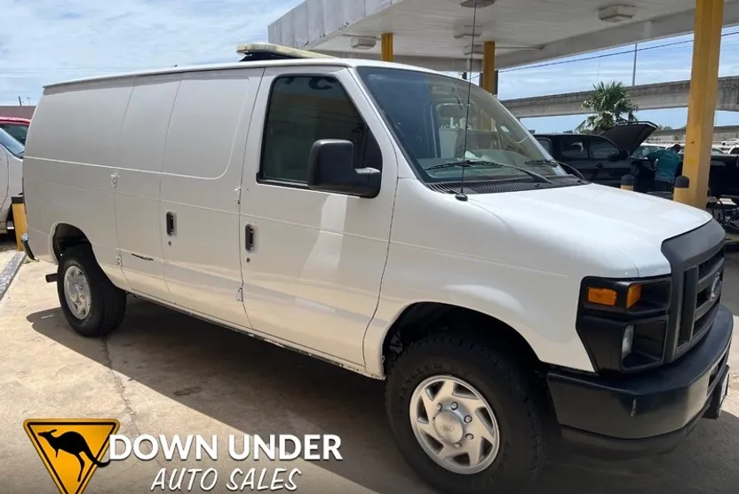 2010 Ford E-250 photo 1