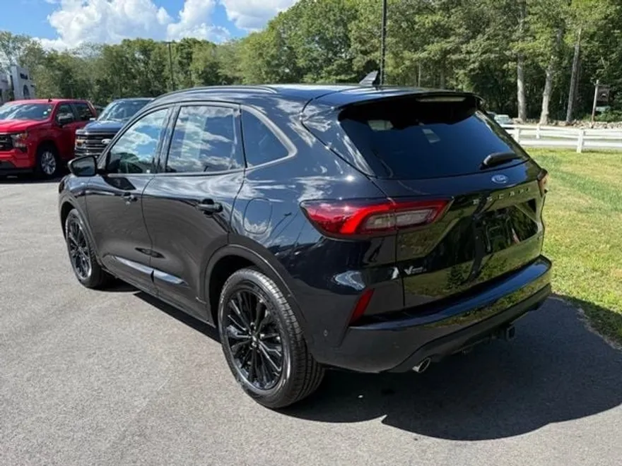 2023 Ford Escape ST-Line Elite photo 1