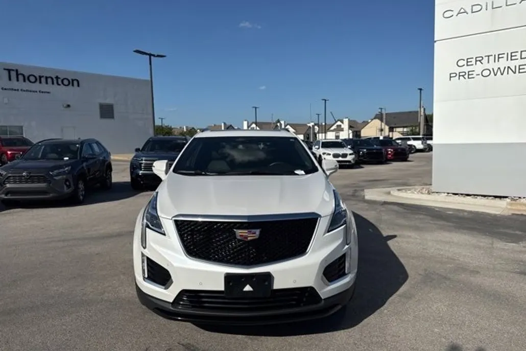 2022 Cadillac XT5 Sport photo 1