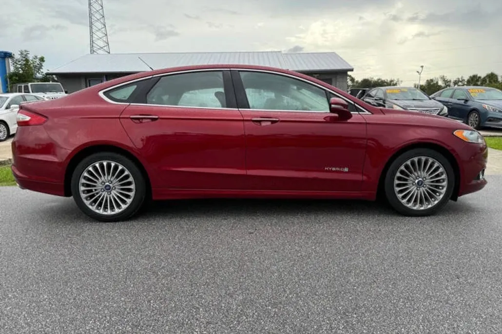 2013 Ford Fusion Hybrid Titanium photo 1