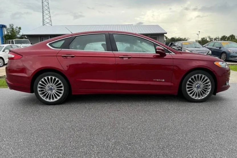 2013 Ford Fusion Hybrid Titanium photo 1