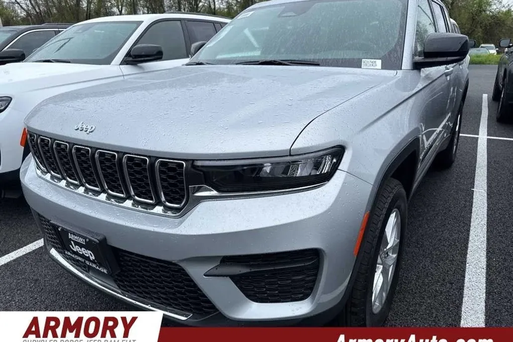 2025 Jeep Grand Cherokee Laredo X photo 1