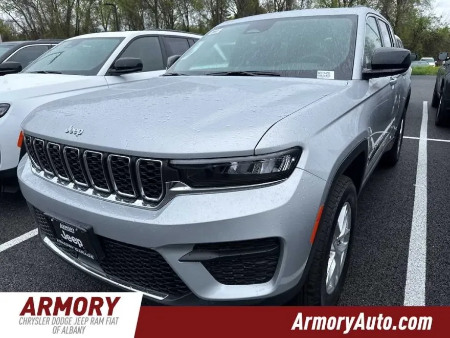2025 Jeep Grand Cherokee Laredo X photo 1