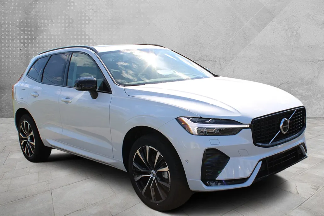 2025 Volvo XC60 B5 Plus photo 1