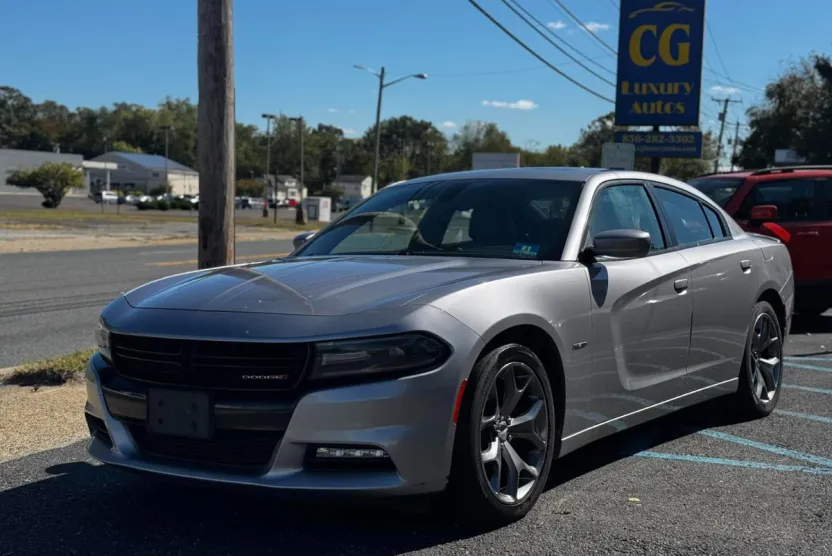 2016 Dodge Charger R/T photo 1