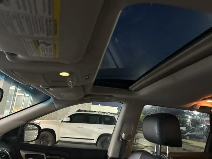 2016 Nissan Pathfinder Platinum photo 1