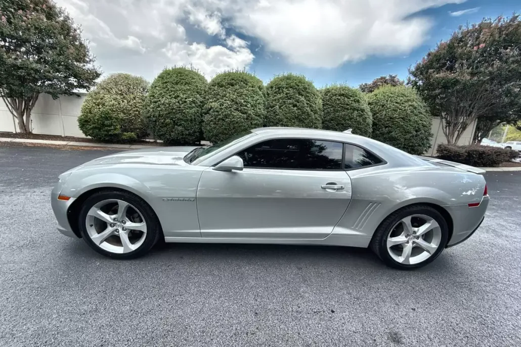2015 Chevrolet Camaro 1LT photo 1