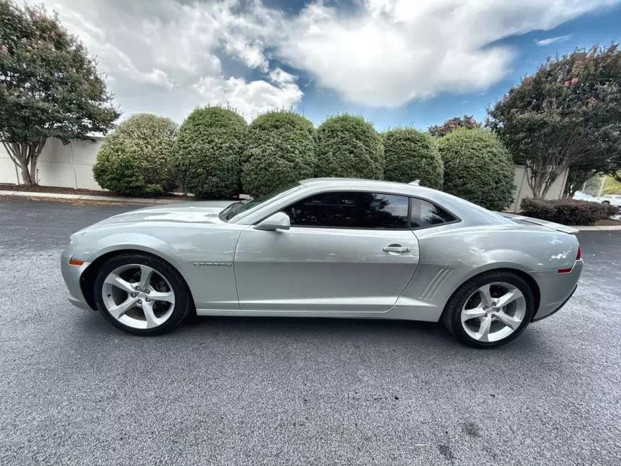 2015 Chevrolet Camaro 1LT photo 1
