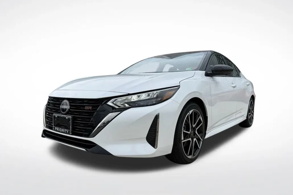 2025 Nissan Sentra SR photo 1