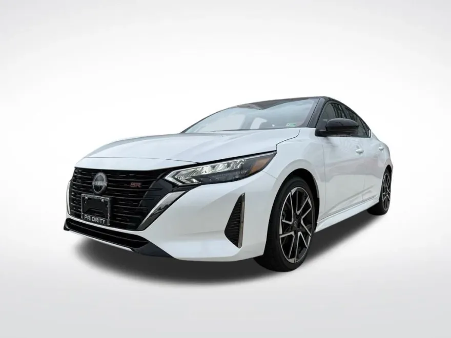 2025 Nissan Sentra SR photo 1
