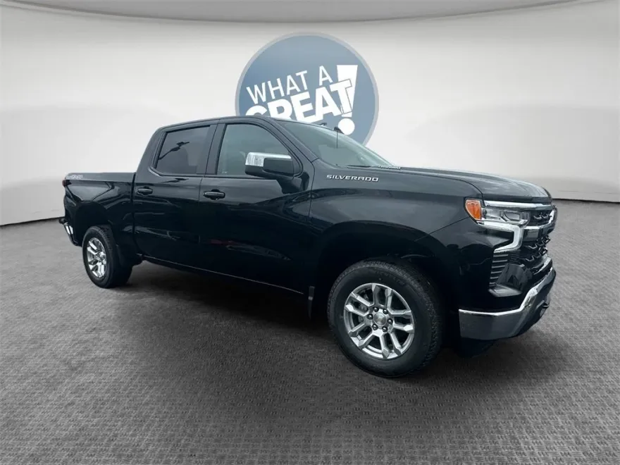 2025 Chevrolet Silverado 1500 LT photo 1