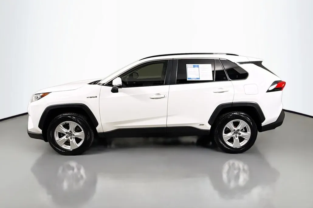 2020 Toyota RAV4 Hybrid XLE photo 1
