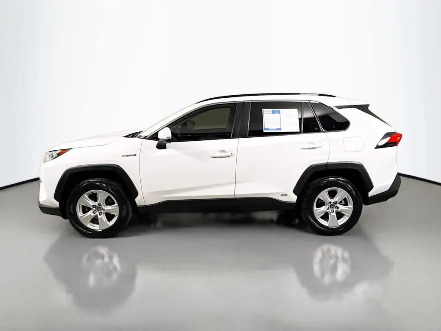 2020 Toyota RAV4 Hybrid XLE photo 1