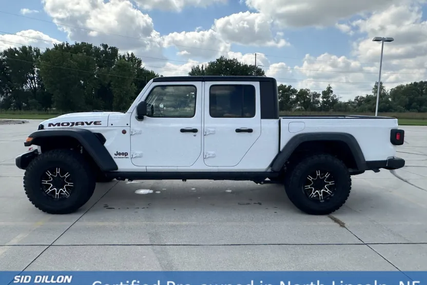 2022 Jeep Gladiator Mojave photo 1
