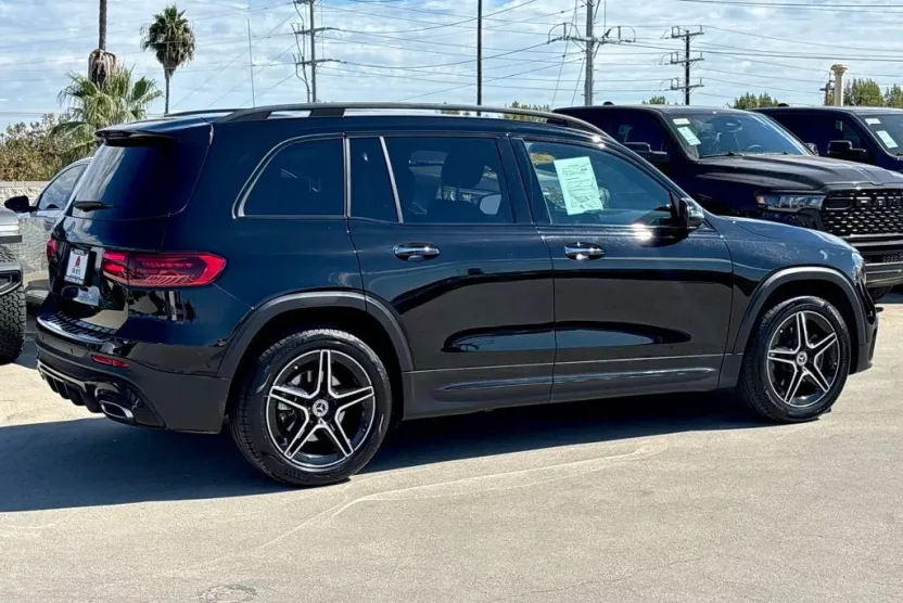 2024 Mercedes Benz GLB 250 photo 1