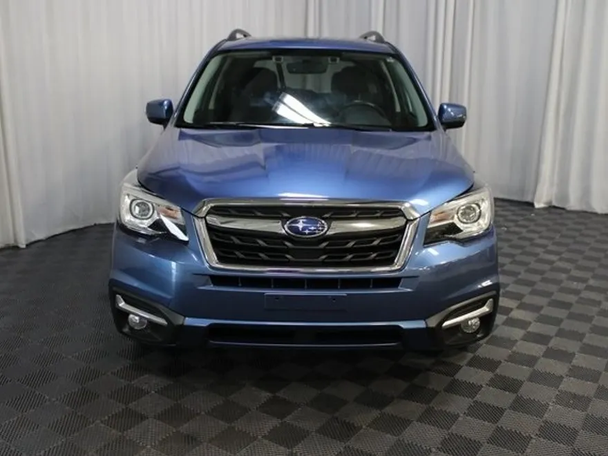 2017 Subaru Forester 2.5i Touring photo 1