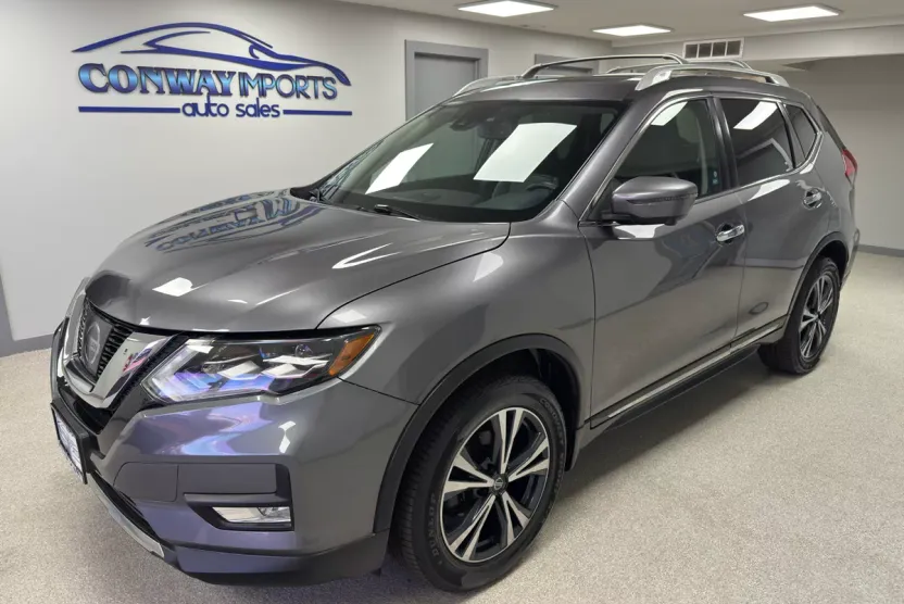 2017 Nissan Rogue SL photo 1
