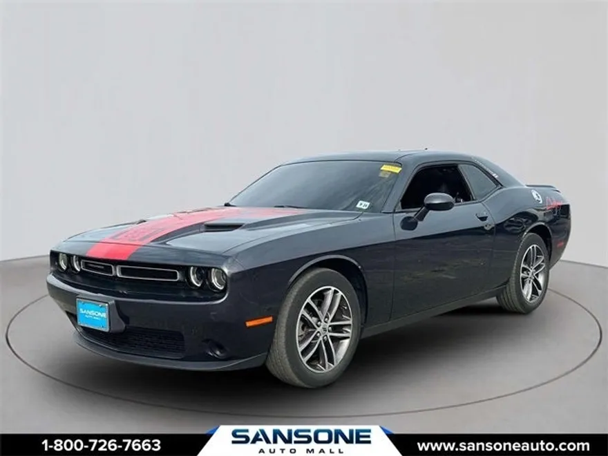 2019 Dodge Challenger SXT photo 1