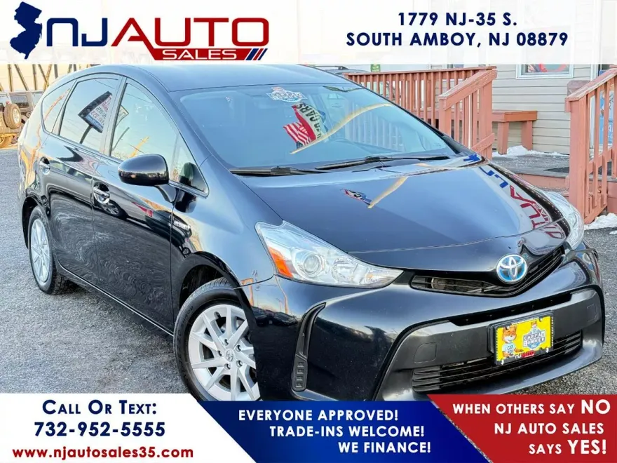 2016 Toyota Prius V Two photo 1