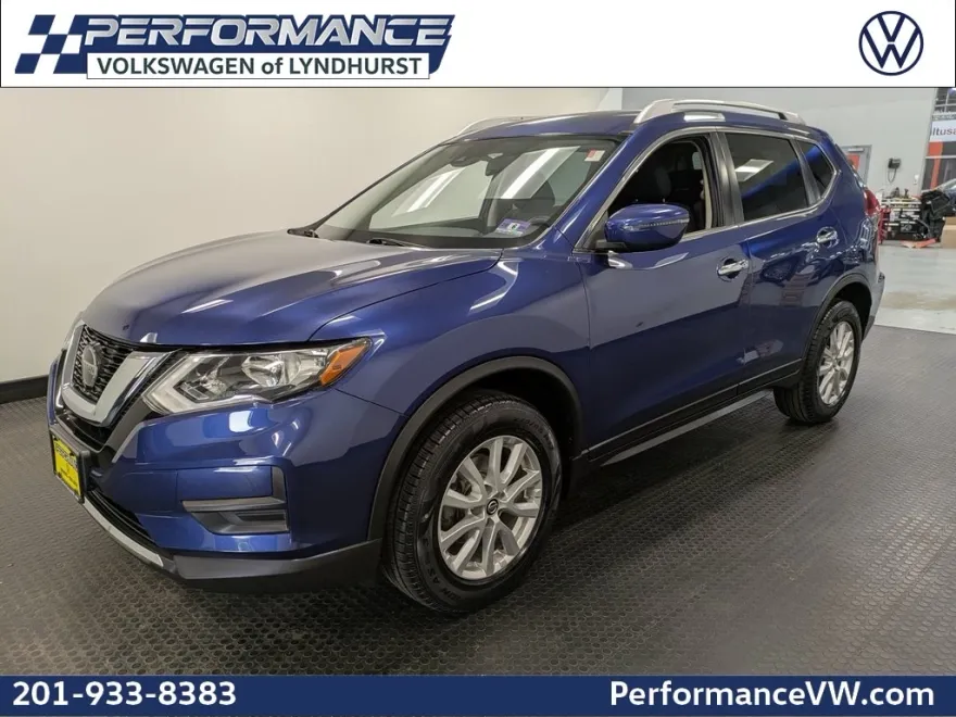 2019 Nissan Rogue SV photo 1