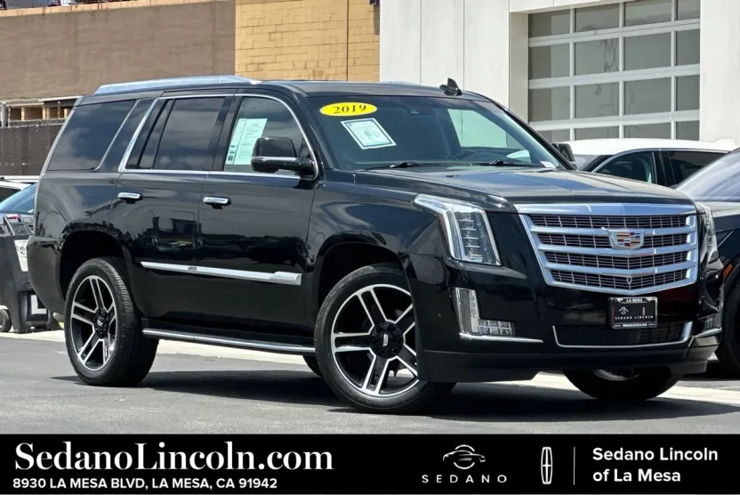 2019 Cadillac Escalade Premium Luxury photo 1