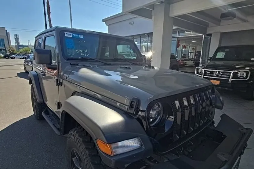 2022 Jeep Wrangler Willys photo 1