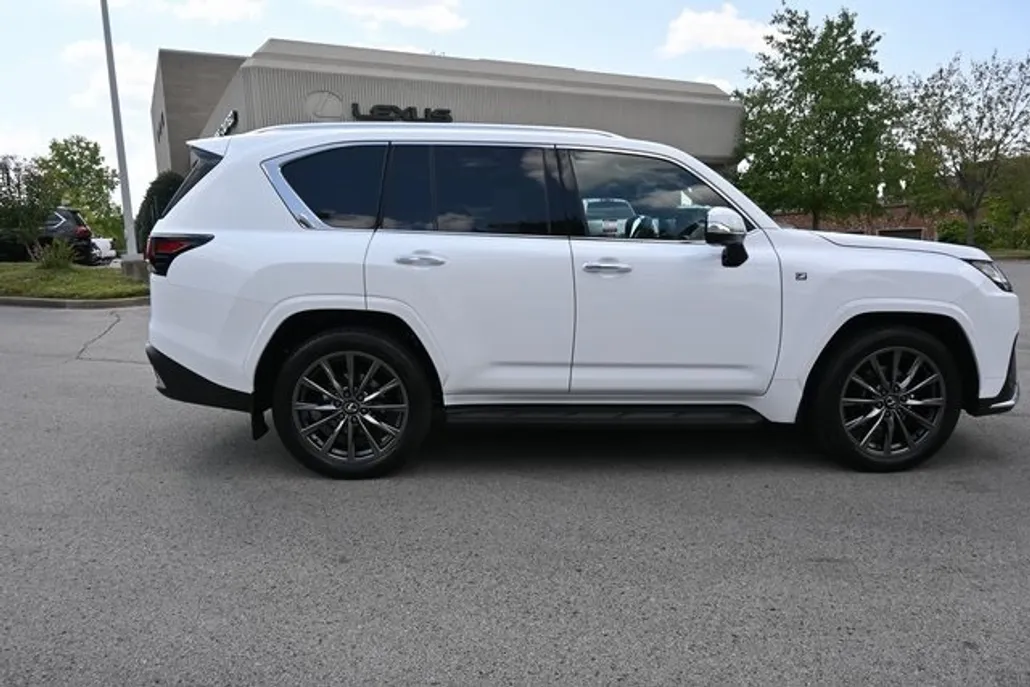 2024 Lexus LX 600 F SPORT photo 1