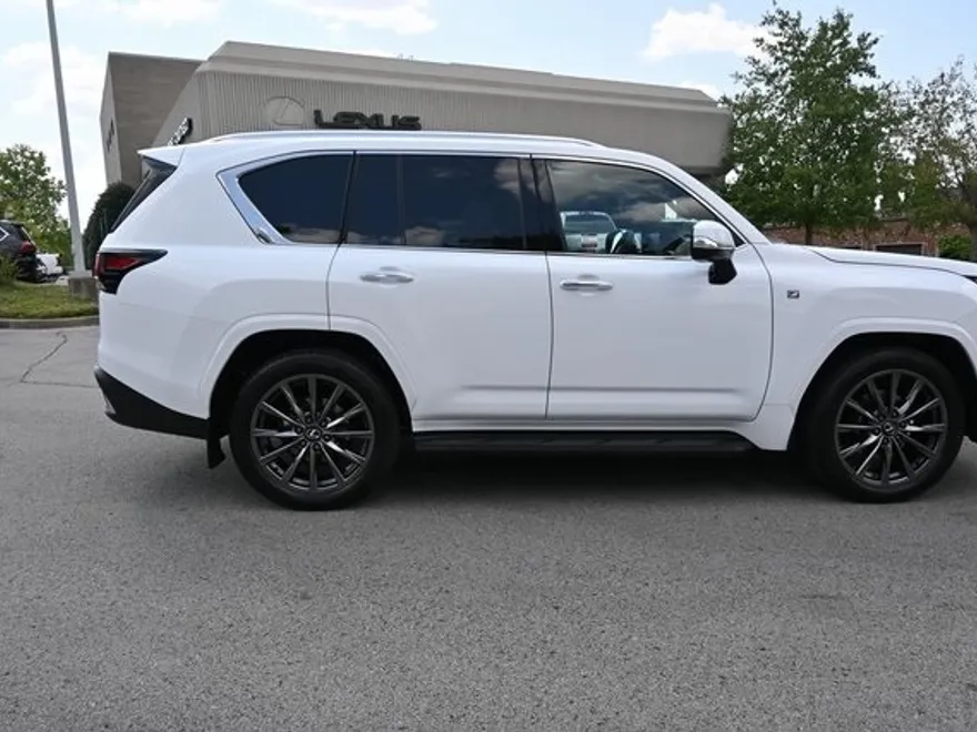 2024 Lexus LX 600 F SPORT photo 1